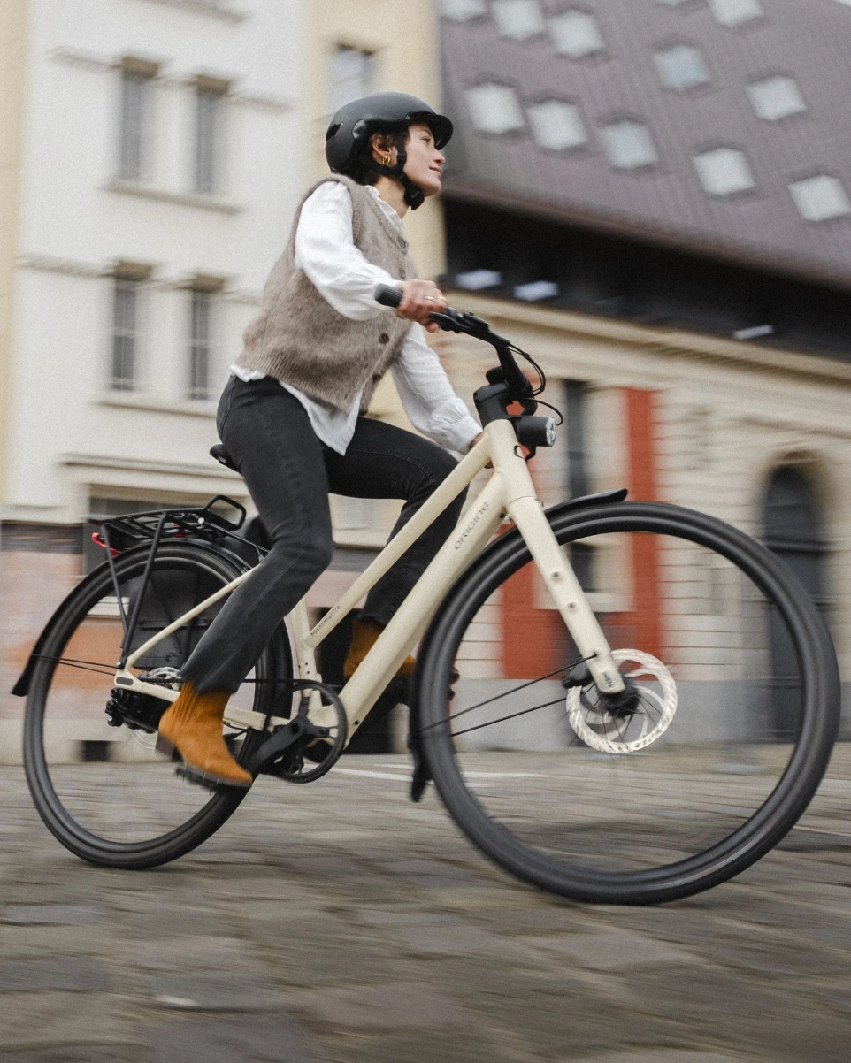 Origine cycles Montmartre Vélo urbain électrique, avec transmission à courroie