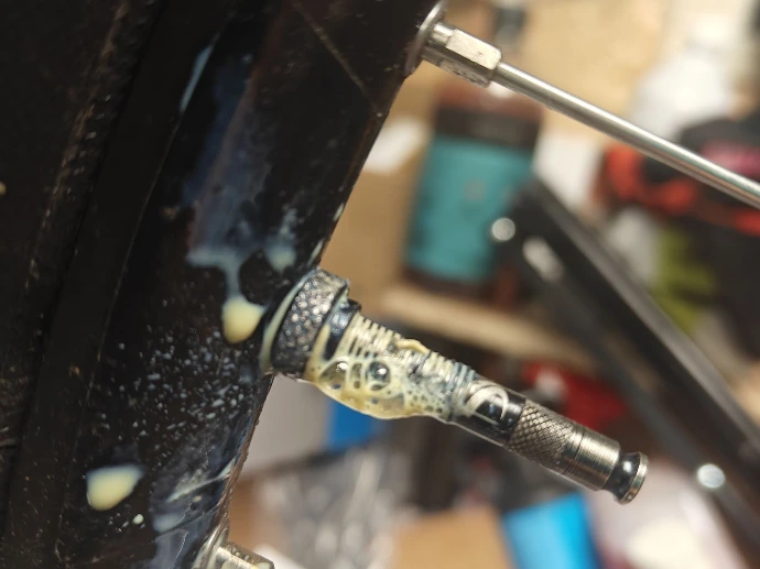 Défaut sur une valve qui fuit a cause d'une fissure