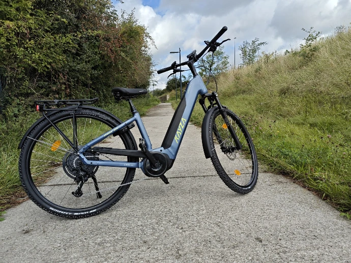 Vélo electrique kayza SUV hybrid disponible à la location chez mes10 cycles