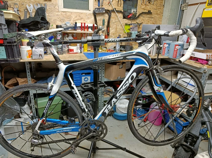 Magnifique vélo route de marque Basso avec sa transmission campagnolo